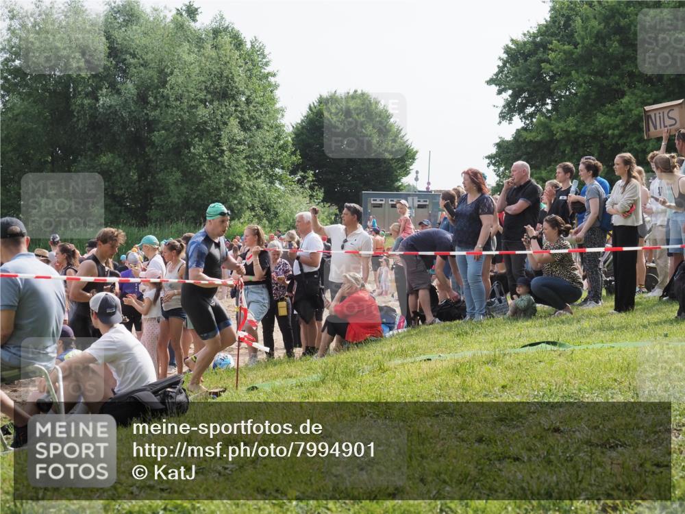 15.06.2025 - 27. Vierlanden-Triathlon KatJ http://msf.ph/oto/7994901 15.06.2025 09:55:00 Schwimmen 319, 336, 344, 361 meine-sportfotos.de