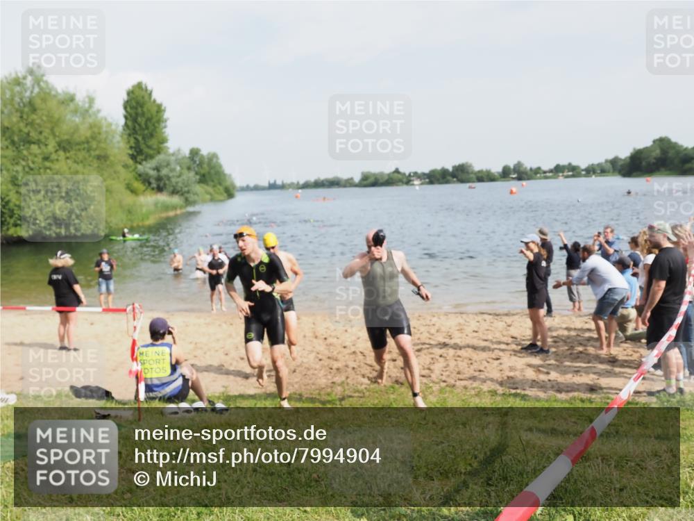21.06.2025 - 27. Vierlanden-Triathlon MichiJ http://msf.ph/oto/7994904 15.06.2026 09:56:39 Schwimmen 254, 276, 281, 286, 320, 341 meine-sportfotos.de