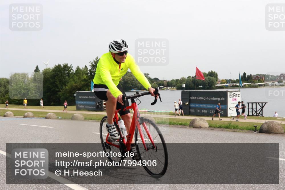 21.06.2025 - 27. Vierlanden-Triathlon H.Heesch http://msf.ph/oto/7994906 15.06.2025 11:24:31 Radfahren 161, 213, 904 meine-sportfotos.de
