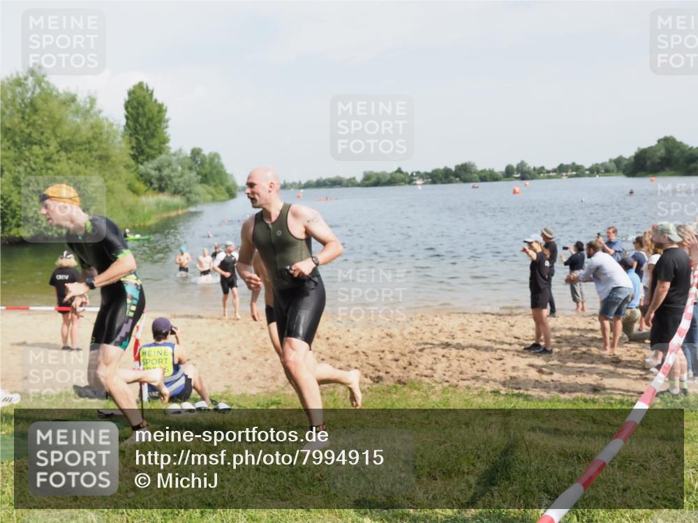 21.06.2025 - 27. Vierlanden-Triathlon MichiJ http://msf.ph/oto/7994915 15.06.2026 09:56:39 Schwimmen 254, 276, 281, 286, 320, 341 meine-sportfotos.de