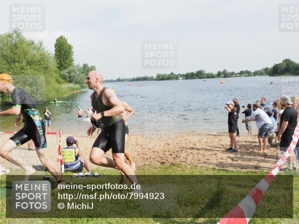 21.06.2025 - 27. Vierlanden-Triathlon MichiJ http://msf.ph/oto/7994923 15.06.2026 09:56:39 Schwimmen 254, 276, 281, 286, 320, 341 meine-sportfotos.de