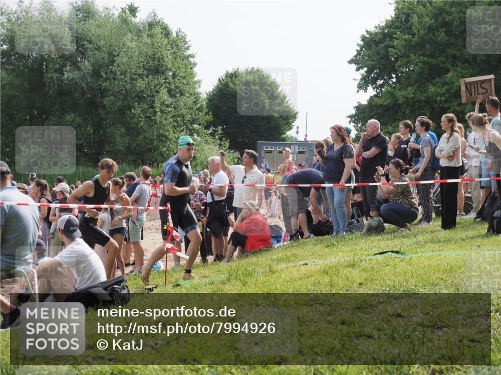 15.06.2025 - 27. Vierlanden-Triathlon KatJ http://msf.ph/oto/7994926 15.06.2025 09:55:00 Schwimmen 319, 336, 344, 361 meine-sportfotos.de