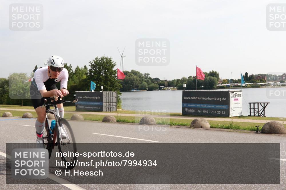 15.06.2025 - 27. Vierlanden-Triathlon H.Heesch http://msf.ph/oto/7994934 15.06.2025 09:14:46 Radfahren 88, 94 meine-sportfotos.de