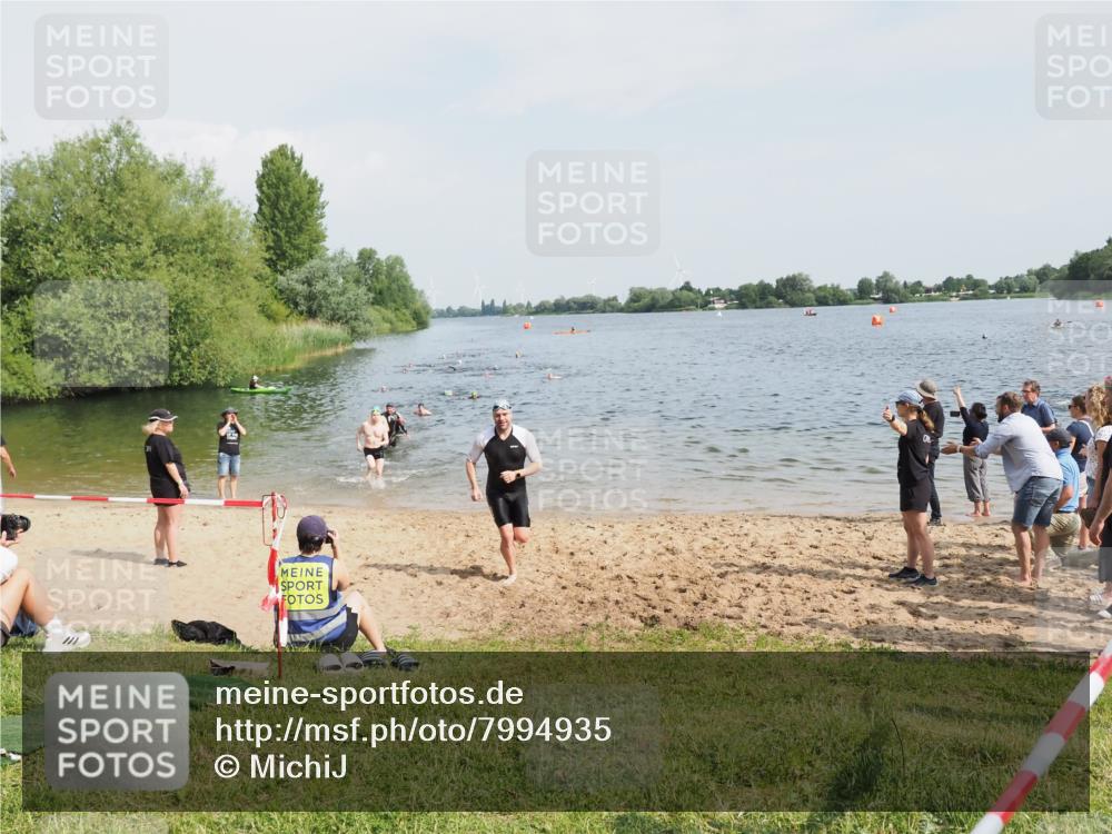 21.06.2025 - 27. Vierlanden-Triathlon MichiJ http://msf.ph/oto/7994935 15.06.2026 09:56:41 Schwimmen 254, 275, 276, 281, 286, 320, 341 meine-sportfotos.de