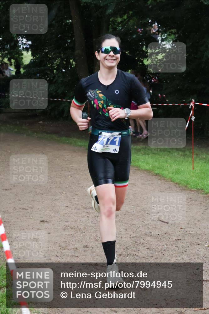 21.06.2025 - 27. Vierlanden-Triathlon Lena Gebhardt http://msf.ph/oto/7994945 15.06.2025 13:49:44 Laufen 2025, 171 meine-sportfotos.de