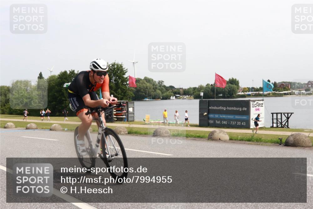 21.06.2025 - 27. Vierlanden-Triathlon H.Heesch http://msf.ph/oto/7994955 15.06.2025 11:25:02 Radfahren 81, 693 meine-sportfotos.de