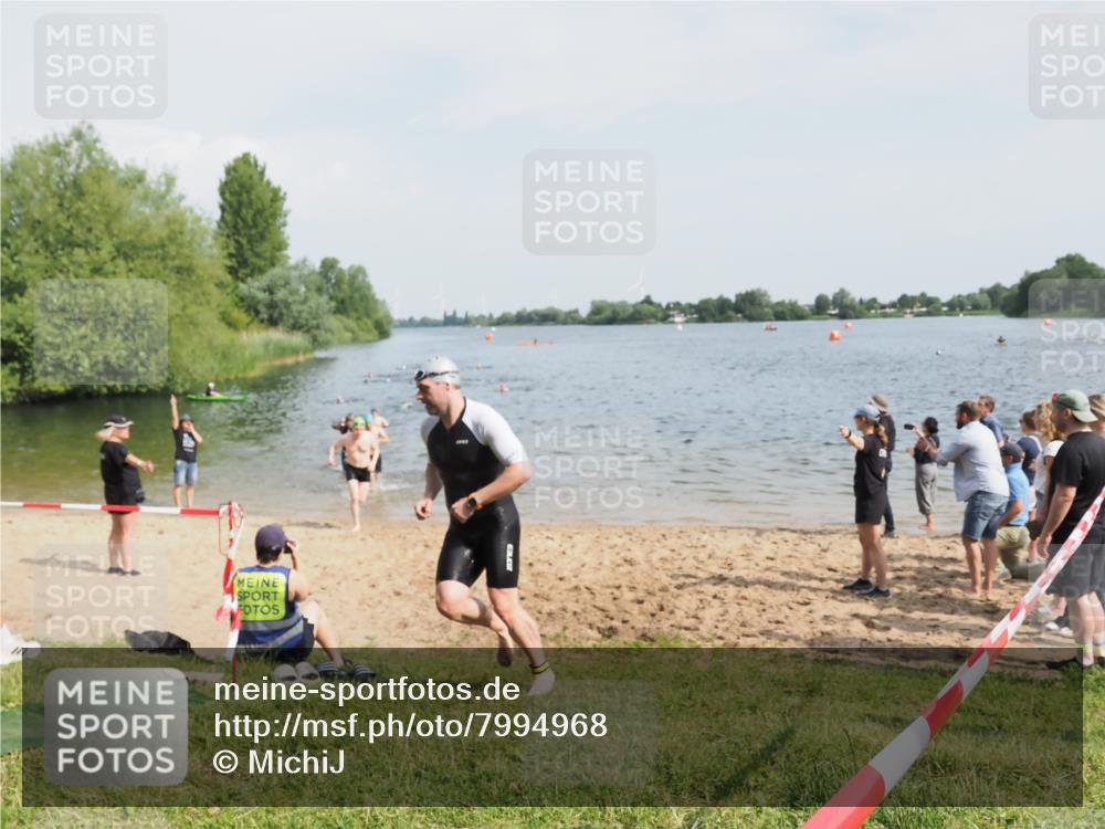 21.06.2025 - 27. Vierlanden-Triathlon MichiJ http://msf.ph/oto/7994968 15.06.2026 09:56:43 Schwimmen 254, 275, 276, 281, 286, 320, 341 meine-sportfotos.de