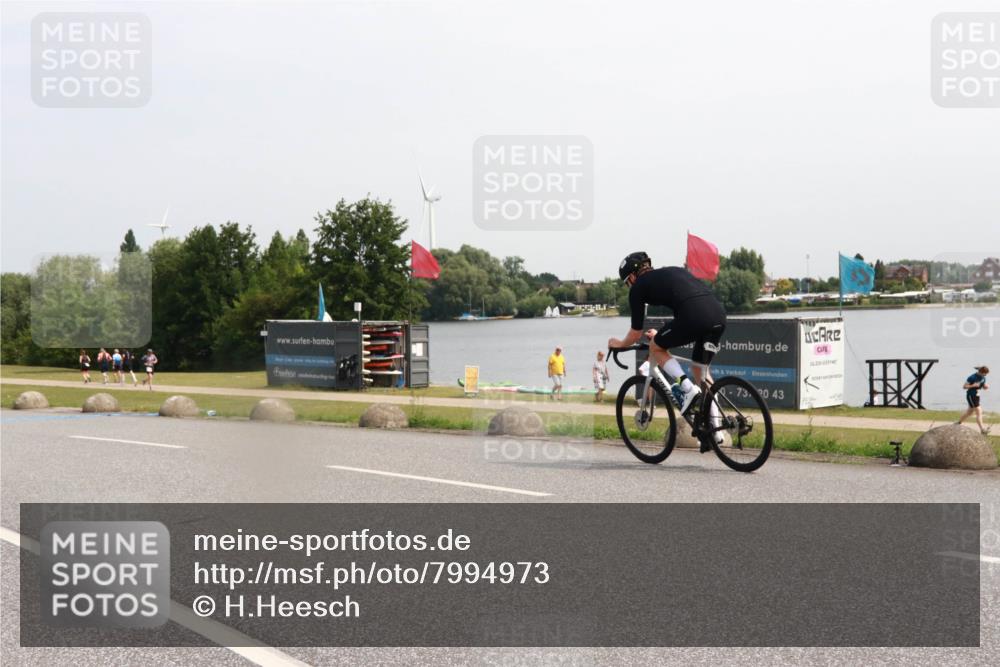 21.06.2025 - 27. Vierlanden-Triathlon H.Heesch http://msf.ph/oto/7994973 15.06.2025 11:25:03 Radfahren 81, 693 meine-sportfotos.de