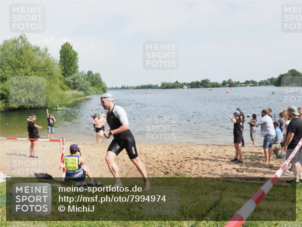 21.06.2025 - 27. Vierlanden-Triathlon MichiJ http://msf.ph/oto/7994974 15.06.2026 09:56:43 Schwimmen 254, 275, 276, 281, 286, 320, 341 meine-sportfotos.de