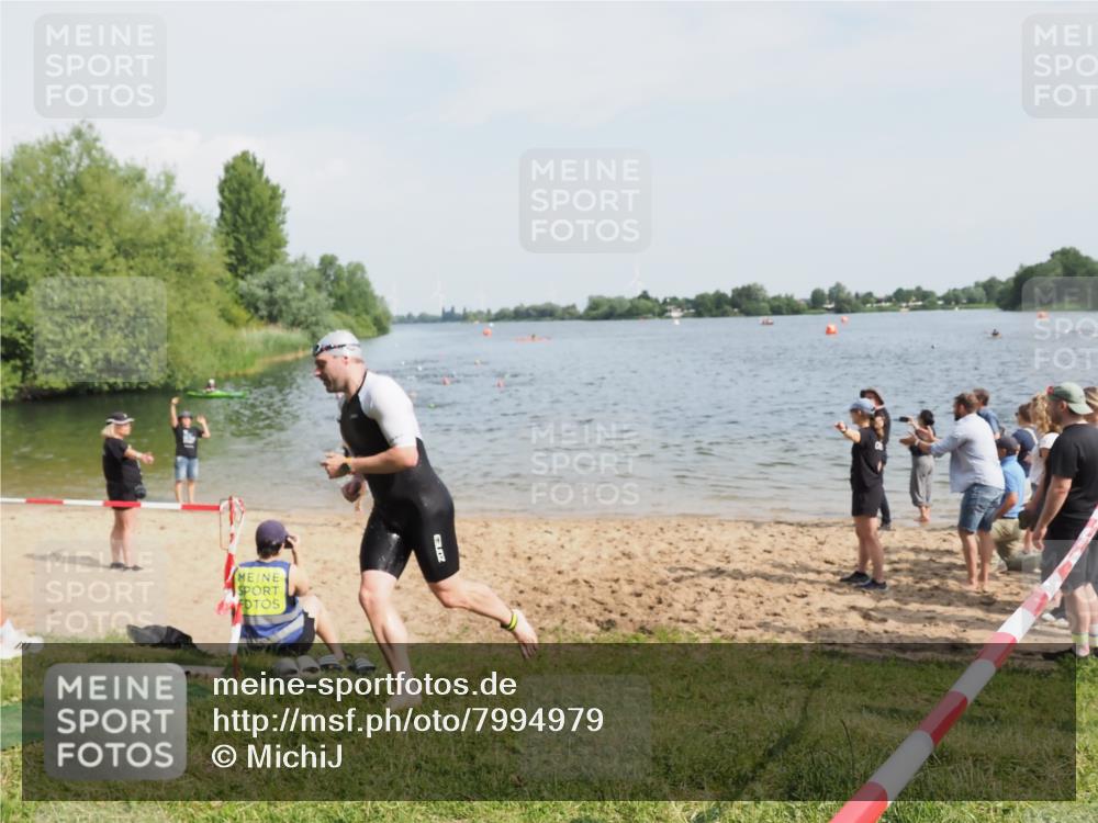 21.06.2025 - 27. Vierlanden-Triathlon MichiJ http://msf.ph/oto/7994979 15.06.2026 09:56:43 Schwimmen 254, 275, 276, 281, 286, 320, 341 meine-sportfotos.de