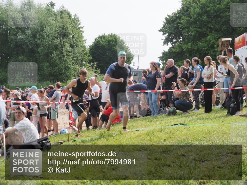 15.06.2025 - 27. Vierlanden-Triathlon KatJ http://msf.ph/oto/7994981 15.06.2025 09:55:01 Schwimmen 319, 336, 344, 361 meine-sportfotos.de