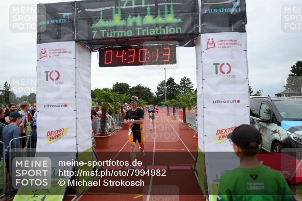 15.06.2025 - 7 Türme Triathlon Michael Strokosch http://msf.ph/oto/7994982 15.06.2025 14:30:13 Ziel 637, 1172 meine-sportfotos.de