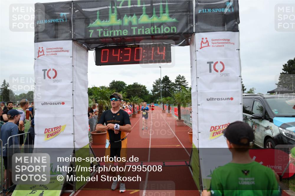 15.06.2025 - 7 Türme Triathlon Michael Strokosch http://msf.ph/oto/7995008 15.06.2025 14:30:14 Ziel 637, 1172 meine-sportfotos.de