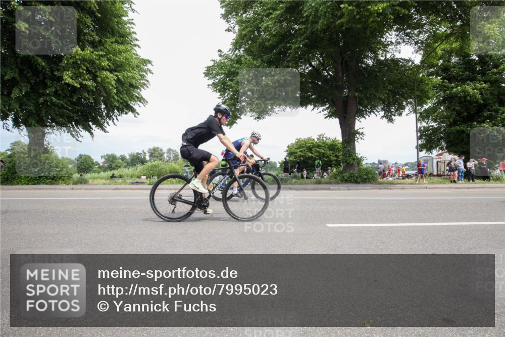 15.06.2025 - 7 Türme Triathlon Yannick Fuchs http://msf.ph/oto/7995023 15.06.2025 13:39:22 Radfahren 237, 271, 1157 meine-sportfotos.de