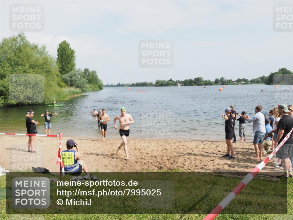 21.06.2025 - 27. Vierlanden-Triathlon MichiJ http://msf.ph/oto/7995025 15.06.2026 09:56:45 Schwimmen 254, 258, 275, 276, 281, 286, 301, 320 meine-sportfotos.de