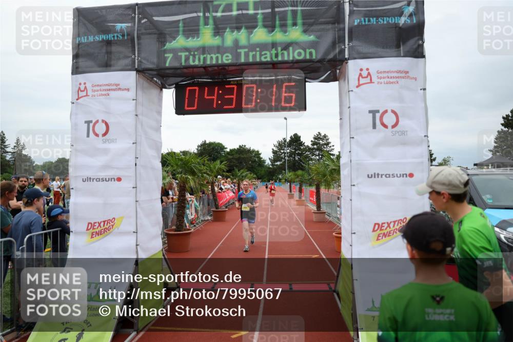 15.06.2025 - 7 Türme Triathlon Michael Strokosch http://msf.ph/oto/7995067 15.06.2025 14:30:15 Ziel 637, 1172 meine-sportfotos.de