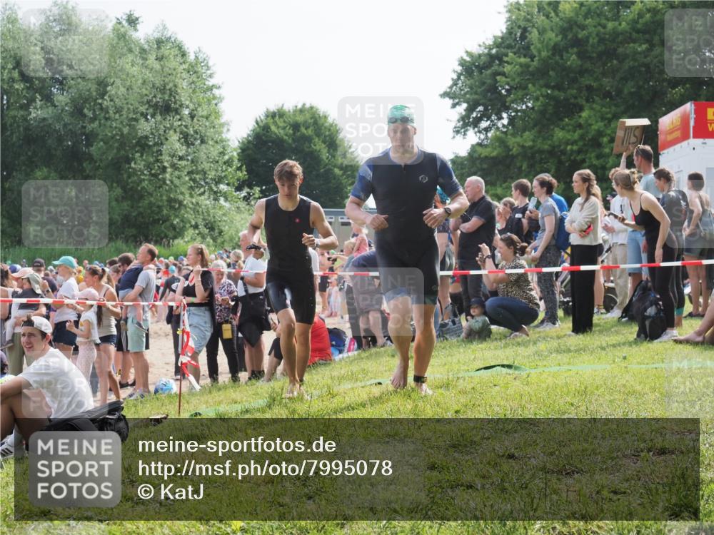15.06.2025 - 27. Vierlanden-Triathlon KatJ http://msf.ph/oto/7995078 15.06.2025 09:55:02 Schwimmen 319, 336, 344, 361 meine-sportfotos.de