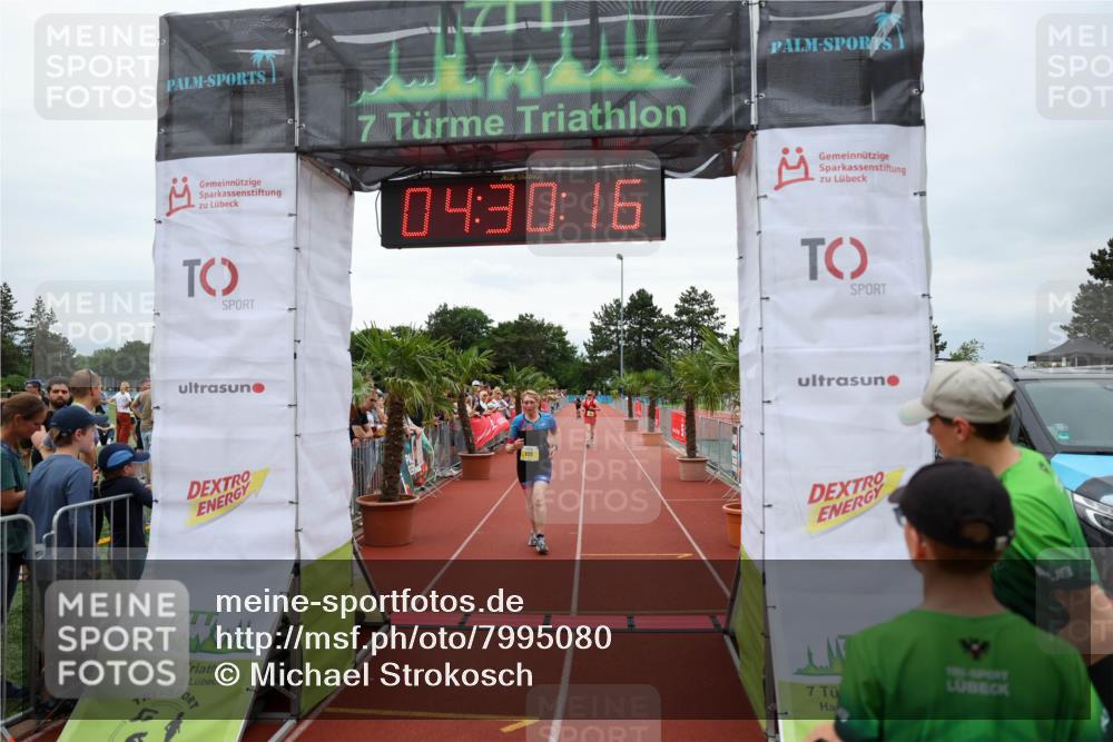 15.06.2025 - 7 Türme Triathlon Michael Strokosch http://msf.ph/oto/7995080 15.06.2025 14:30:16 Ziel 637 meine-sportfotos.de