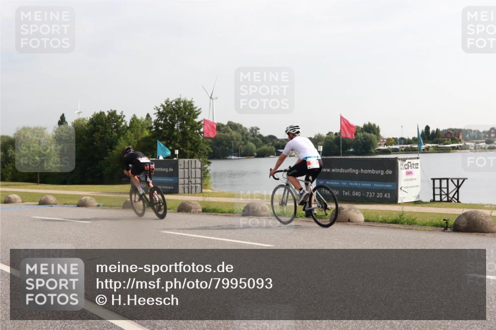 15.06.2025 - 27. Vierlanden-Triathlon H.Heesch http://msf.ph/oto/7995093 15.06.2025 09:15:44 Radfahren 2, 35, 83, 165 meine-sportfotos.de