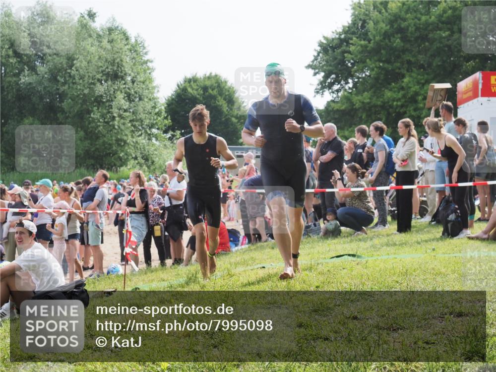 15.06.2025 - 27. Vierlanden-Triathlon KatJ http://msf.ph/oto/7995098 15.06.2025 09:55:02 Schwimmen 319, 336, 344, 361 meine-sportfotos.de