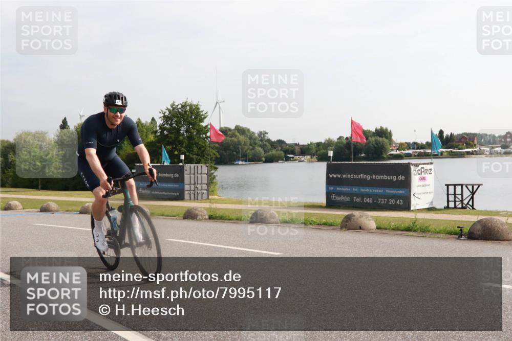 15.06.2025 - 27. Vierlanden-Triathlon H.Heesch http://msf.ph/oto/7995117 15.06.2025 09:16:16 Radfahren 43 meine-sportfotos.de