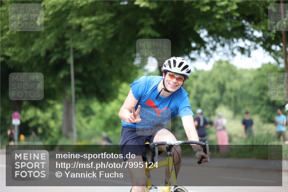 15.06.2025 - 7 Türme Triathlon Yannick Fuchs http://msf.ph/oto/7995124 15.06.2025 13:10:09 Radfahren 230, 553 meine-sportfotos.de