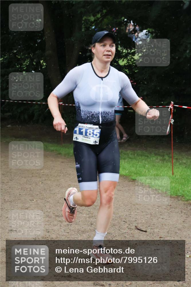 21.06.2025 - 27. Vierlanden-Triathlon Lena Gebhardt http://msf.ph/oto/7995126 15.06.2025 13:49:50 Laufen 1185 meine-sportfotos.de
