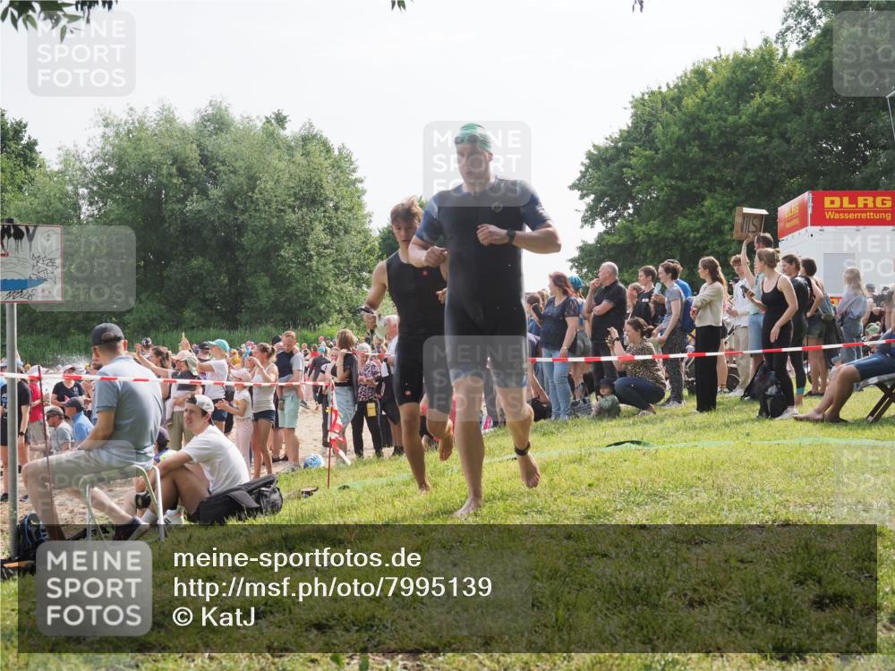 15.06.2025 - 27. Vierlanden-Triathlon KatJ http://msf.ph/oto/7995139 15.06.2025 09:55:03 Schwimmen 319, 326, 336, 344, 361 meine-sportfotos.de