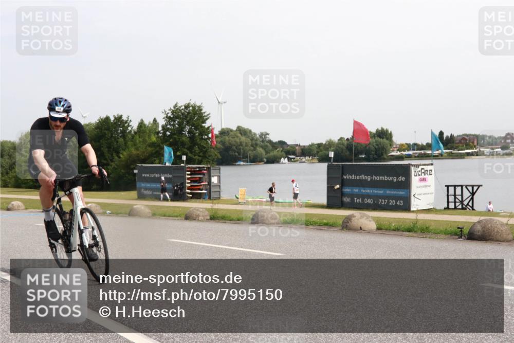 21.06.2025 - 27. Vierlanden-Triathlon H.Heesch http://msf.ph/oto/7995150 15.06.2025 11:25:26 Radfahren 68, 97 meine-sportfotos.de