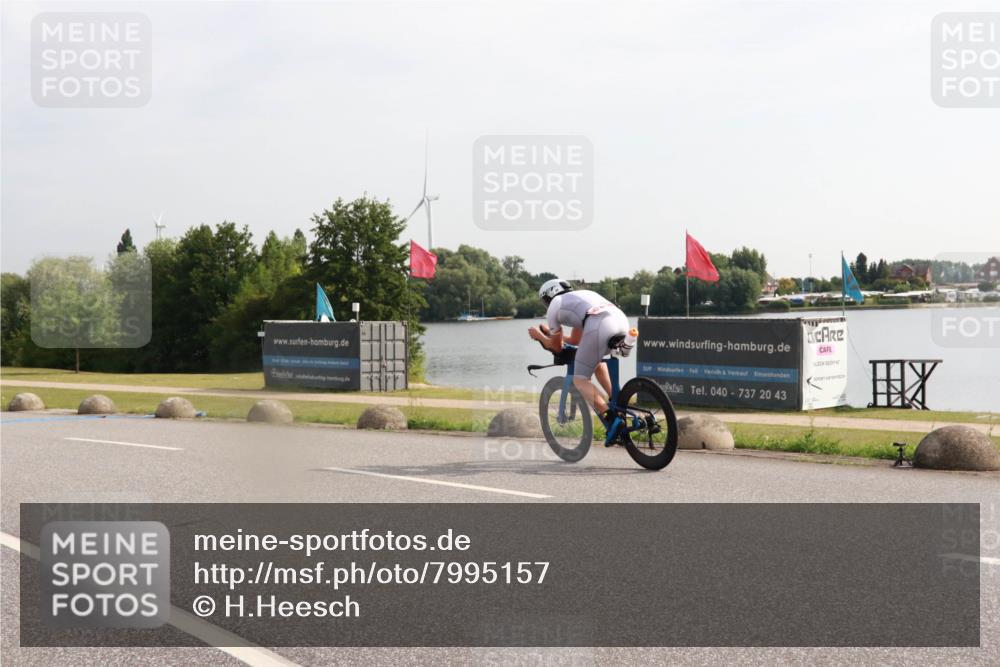 15.06.2025 - 27. Vierlanden-Triathlon H.Heesch http://msf.ph/oto/7995157 15.06.2025 09:16:39 Radfahren 39, 54 meine-sportfotos.de