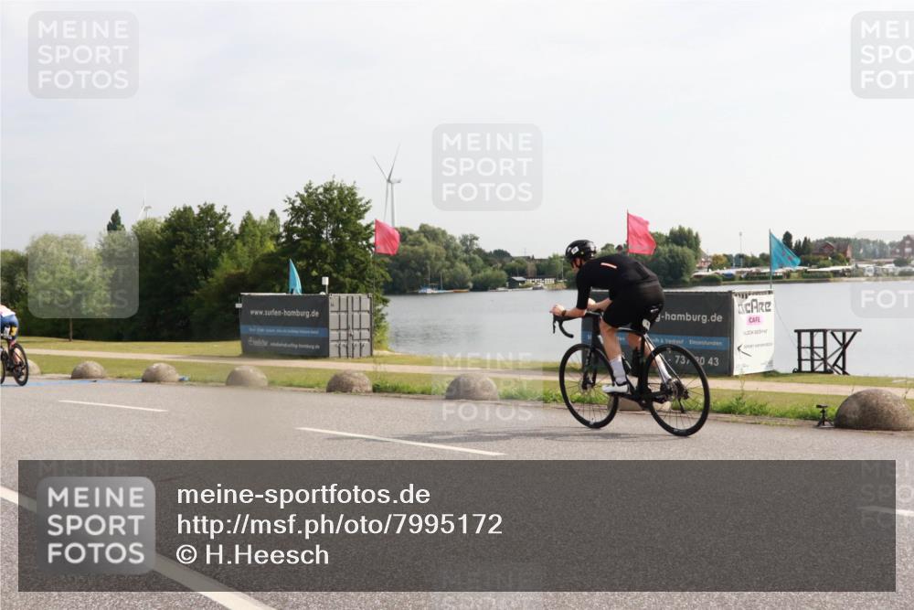 15.06.2025 - 27. Vierlanden-Triathlon H.Heesch http://msf.ph/oto/7995172 15.06.2025 09:16:42 Radfahren 20, 39, 226 meine-sportfotos.de