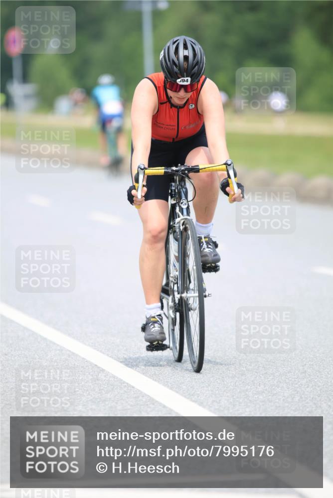 21.06.2025 - 27. Vierlanden-Triathlon H.Heesch http://msf.ph/oto/7995176 15.06.2025 12:15:05 Radfahren 868, 894, 910 meine-sportfotos.de