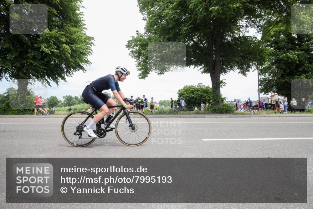15.06.2025 - 7 Türme Triathlon Yannick Fuchs http://msf.ph/oto/7995193 15.06.2025 13:41:10 Radfahren 415, 572, 589, 984 meine-sportfotos.de