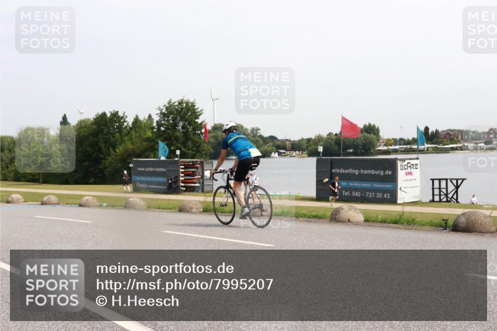 21.06.2025 - 27. Vierlanden-Triathlon H.Heesch http://msf.ph/oto/7995207 15.06.2025 11:25:27 Radfahren 68, 97 meine-sportfotos.de