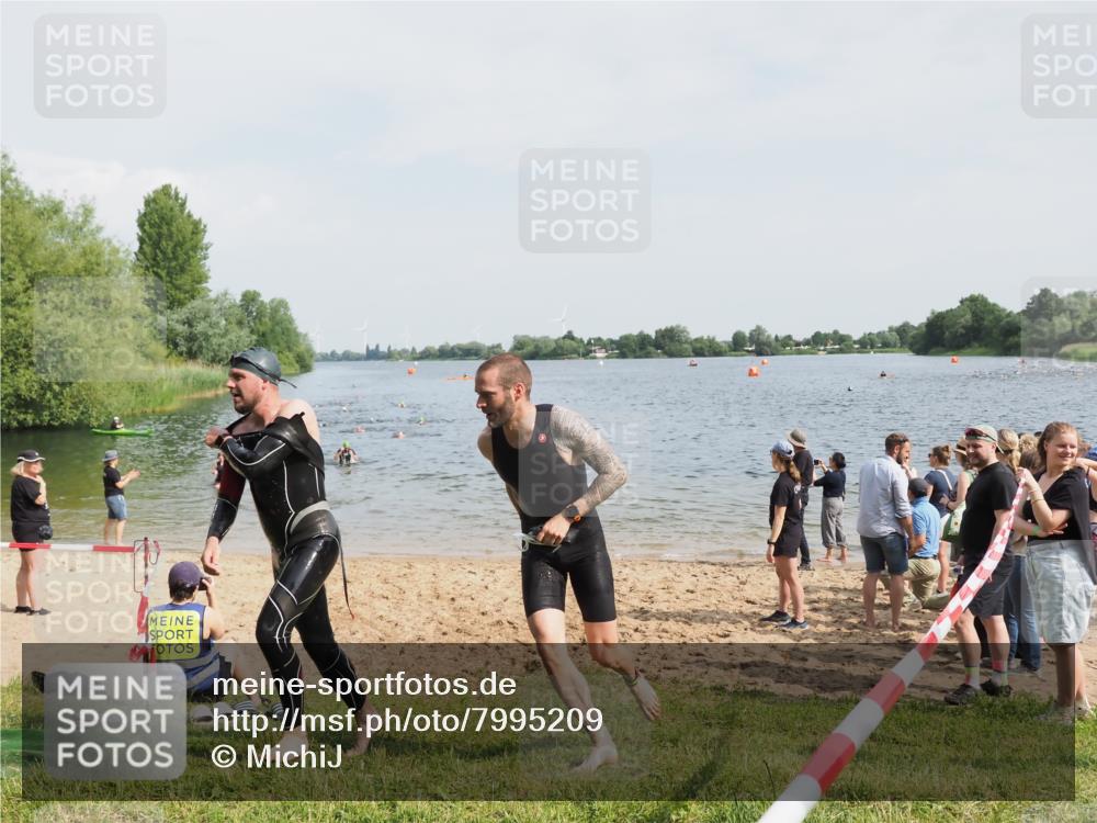 21.06.2025 - 27. Vierlanden-Triathlon MichiJ http://msf.ph/oto/7995209 15.06.2026 09:56:53 Schwimmen 258, 275, 281, 301, 325 meine-sportfotos.de