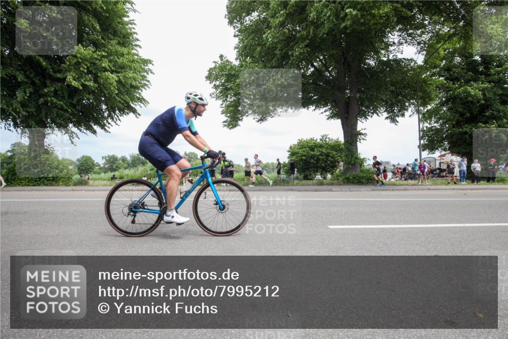 15.06.2025 - 7 Türme Triathlon Yannick Fuchs http://msf.ph/oto/7995212 15.06.2025 13:41:18 Radfahren 589 meine-sportfotos.de