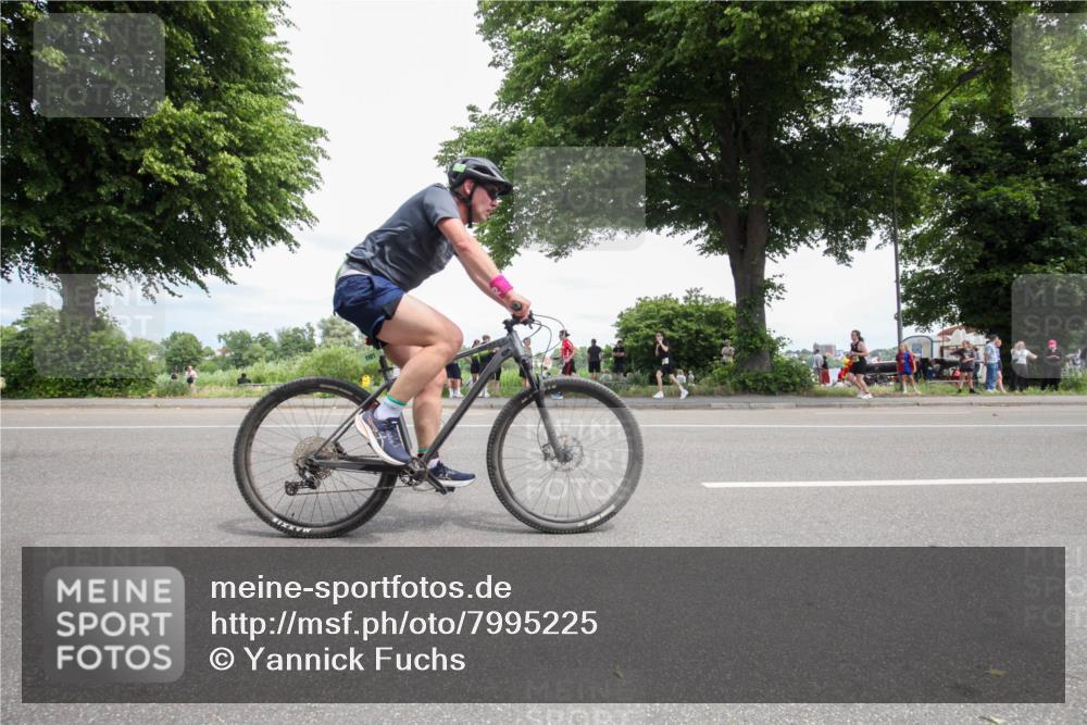 15.06.2025 - 7 Türme Triathlon Yannick Fuchs http://msf.ph/oto/7995225 15.06.2025 13:41:38 Radfahren 1101 meine-sportfotos.de