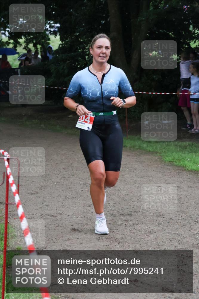 21.06.2025 - 27. Vierlanden-Triathlon Lena Gebhardt http://msf.ph/oto/7995241 15.06.2025 13:49:56 Laufen 04, 14 meine-sportfotos.de