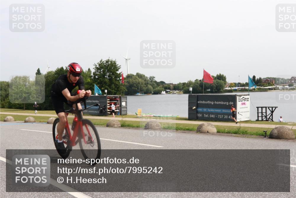 21.06.2025 - 27. Vierlanden-Triathlon H.Heesch http://msf.ph/oto/7995242 15.06.2025 11:25:31 Radfahren 68, 97, 143, 169, 233, 792, 888 meine-sportfotos.de