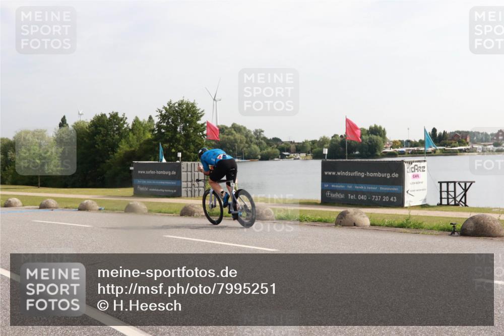 15.06.2025 - 27. Vierlanden-Triathlon H.Heesch http://msf.ph/oto/7995251 15.06.2025 09:17:38 Radfahren 27, 204 meine-sportfotos.de