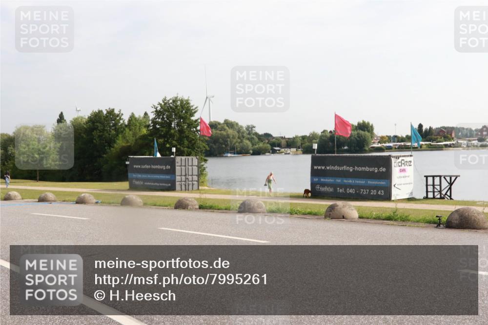 15.06.2025 - 27. Vierlanden-Triathlon H.Heesch http://msf.ph/oto/7995261 15.06.2025 09:17:46 Radfahren 85 meine-sportfotos.de