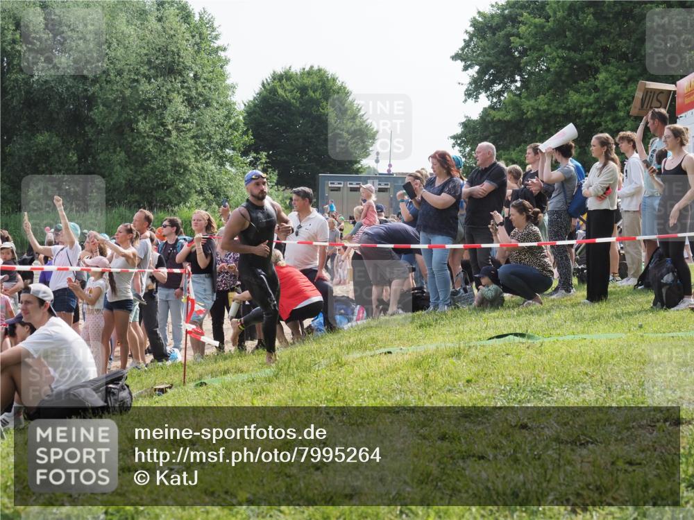 15.06.2025 - 27. Vierlanden-Triathlon KatJ http://msf.ph/oto/7995264 15.06.2025 09:55:09 Schwimmen 299, 311, 326, 336, 344 meine-sportfotos.de