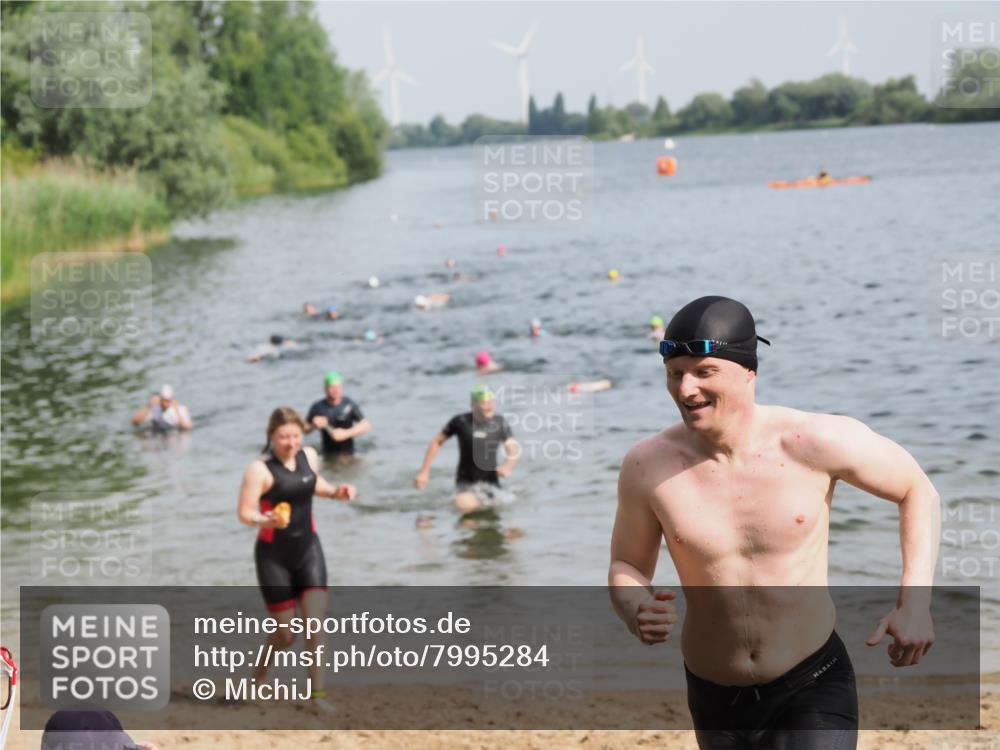 21.06.2025 - 27. Vierlanden-Triathlon MichiJ http://msf.ph/oto/7995284 15.06.2026 09:57:00 Schwimmen 258, 301, 325, 1399 meine-sportfotos.de