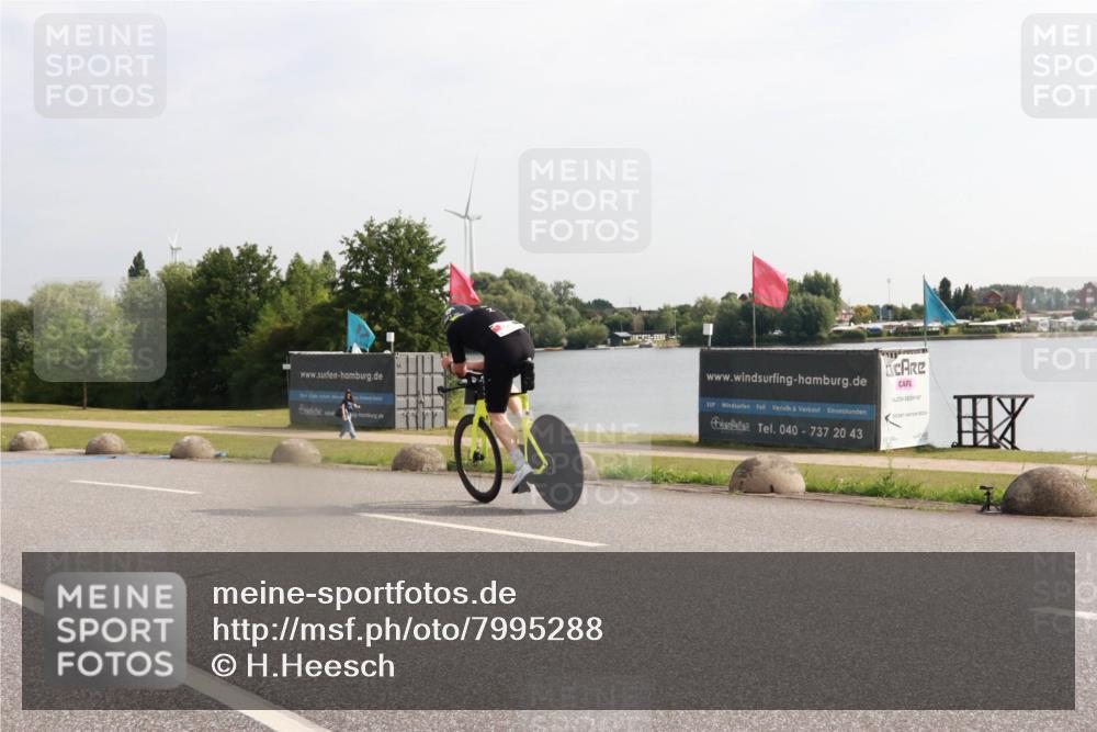 15.06.2025 - 27. Vierlanden-Triathlon H.Heesch http://msf.ph/oto/7995288 15.06.2025 09:18:03 Radfahren 69, 86 meine-sportfotos.de