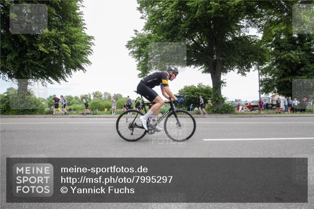 15.06.2025 - 7 Türme Triathlon Yannick Fuchs http://msf.ph/oto/7995297 15.06.2025 13:42:37 Radfahren 675, 1065, 1147 meine-sportfotos.de