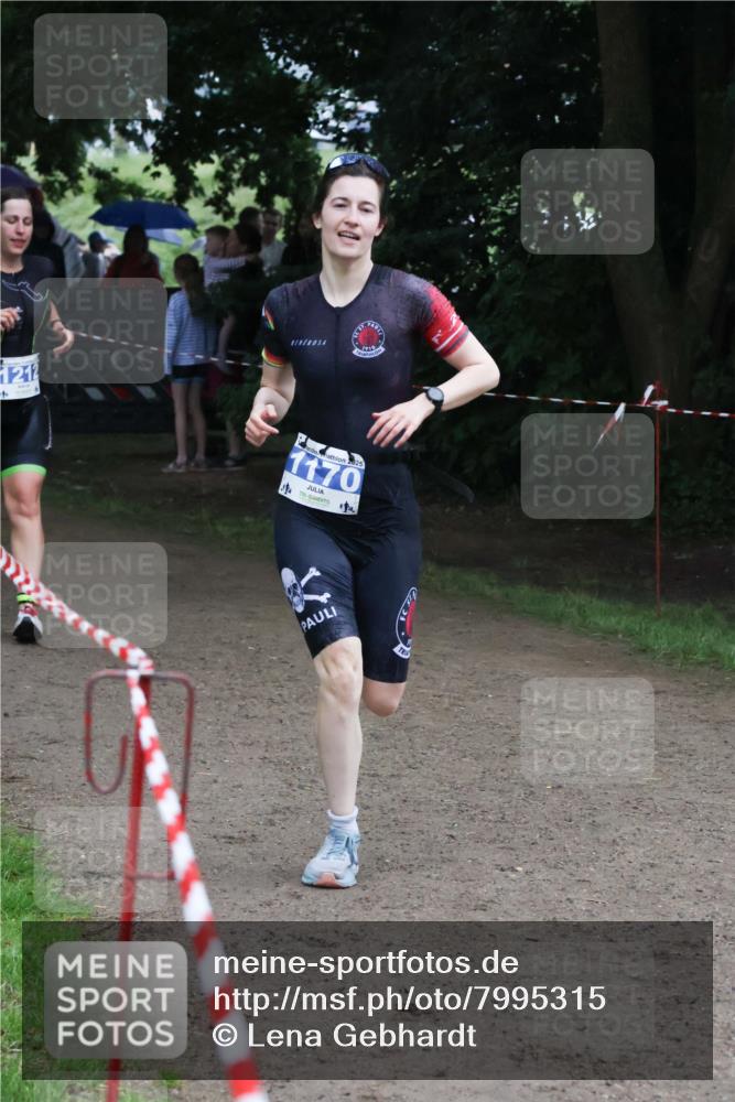 21.06.2025 - 27. Vierlanden-Triathlon Lena Gebhardt http://msf.ph/oto/7995315 15.06.2025 13:51:02 Laufen 1212, 2025, 1170 meine-sportfotos.de