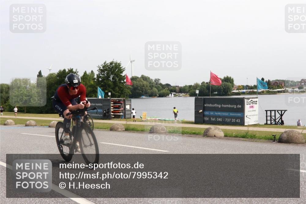 21.06.2025 - 27. Vierlanden-Triathlon H.Heesch http://msf.ph/oto/7995342 15.06.2025 11:26:11 Radfahren 652, 682, 800, 919 meine-sportfotos.de
