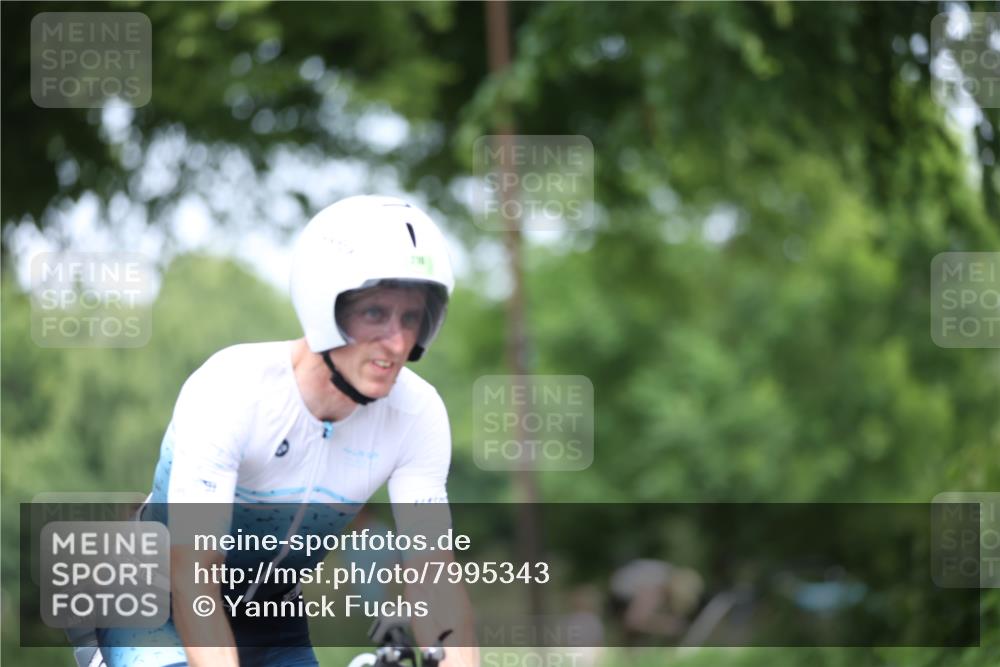 15.06.2025 - 7 Türme Triathlon Yannick Fuchs http://msf.ph/oto/7995343 15.06.2025 13:10:46 Radfahren 210, 359, 472, 486, 526, 529, 593, 675 meine-sportfotos.de