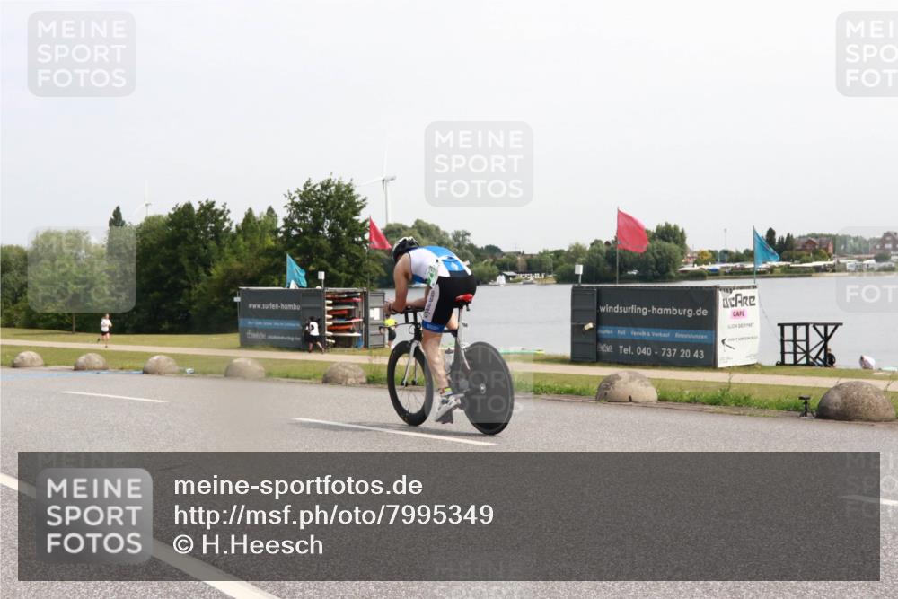 21.06.2025 - 27. Vierlanden-Triathlon H.Heesch http://msf.ph/oto/7995349 15.06.2025 11:26:13 Radfahren 652, 682, 798, 800, 919 meine-sportfotos.de