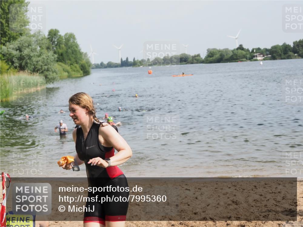 21.06.2025 - 27. Vierlanden-Triathlon MichiJ http://msf.ph/oto/7995360 15.06.2026 09:57:05 Schwimmen 263, 325, 1399 meine-sportfotos.de